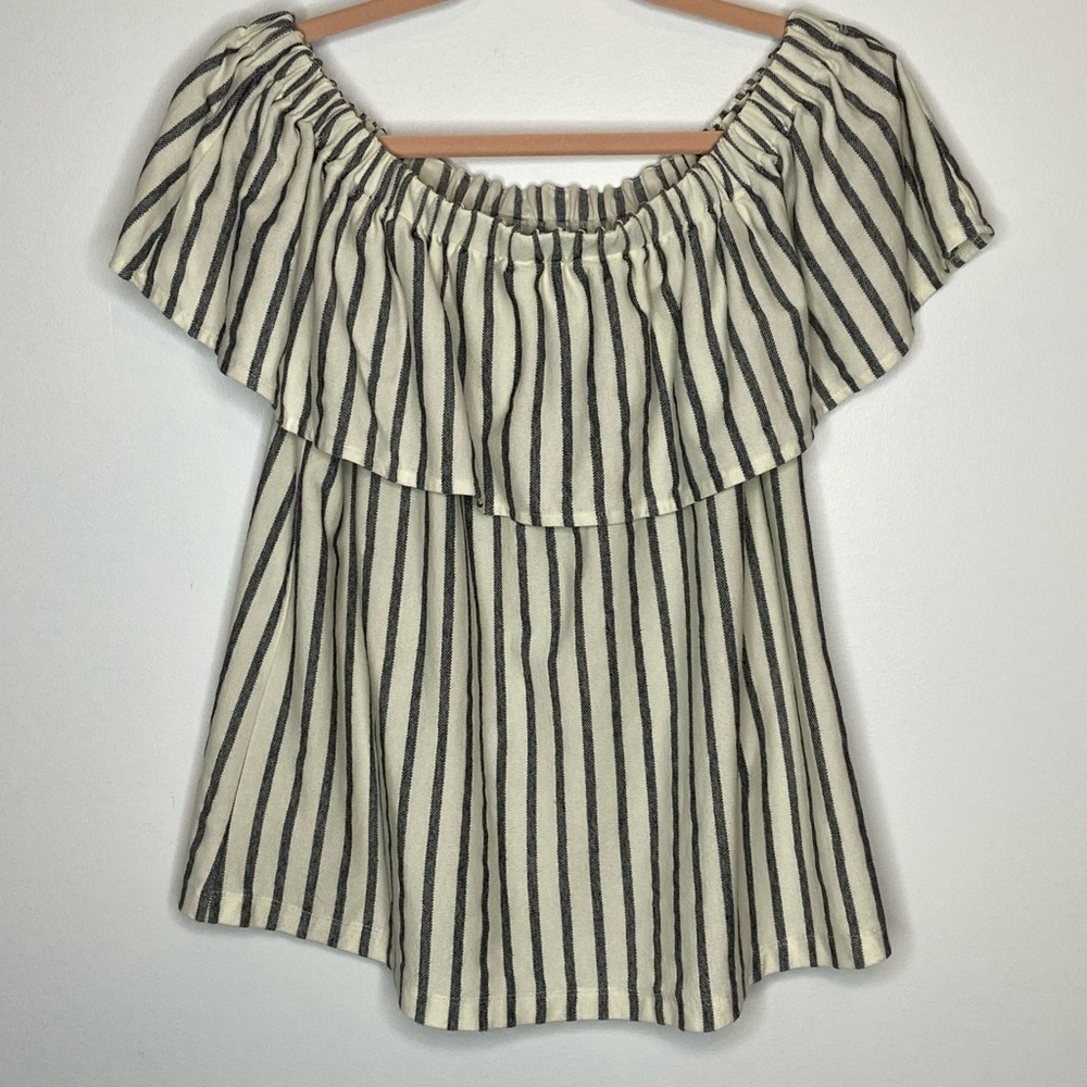 Banana Republic Size M Off Shoulder Ruffle Top Black Striped on Beige Stretchy